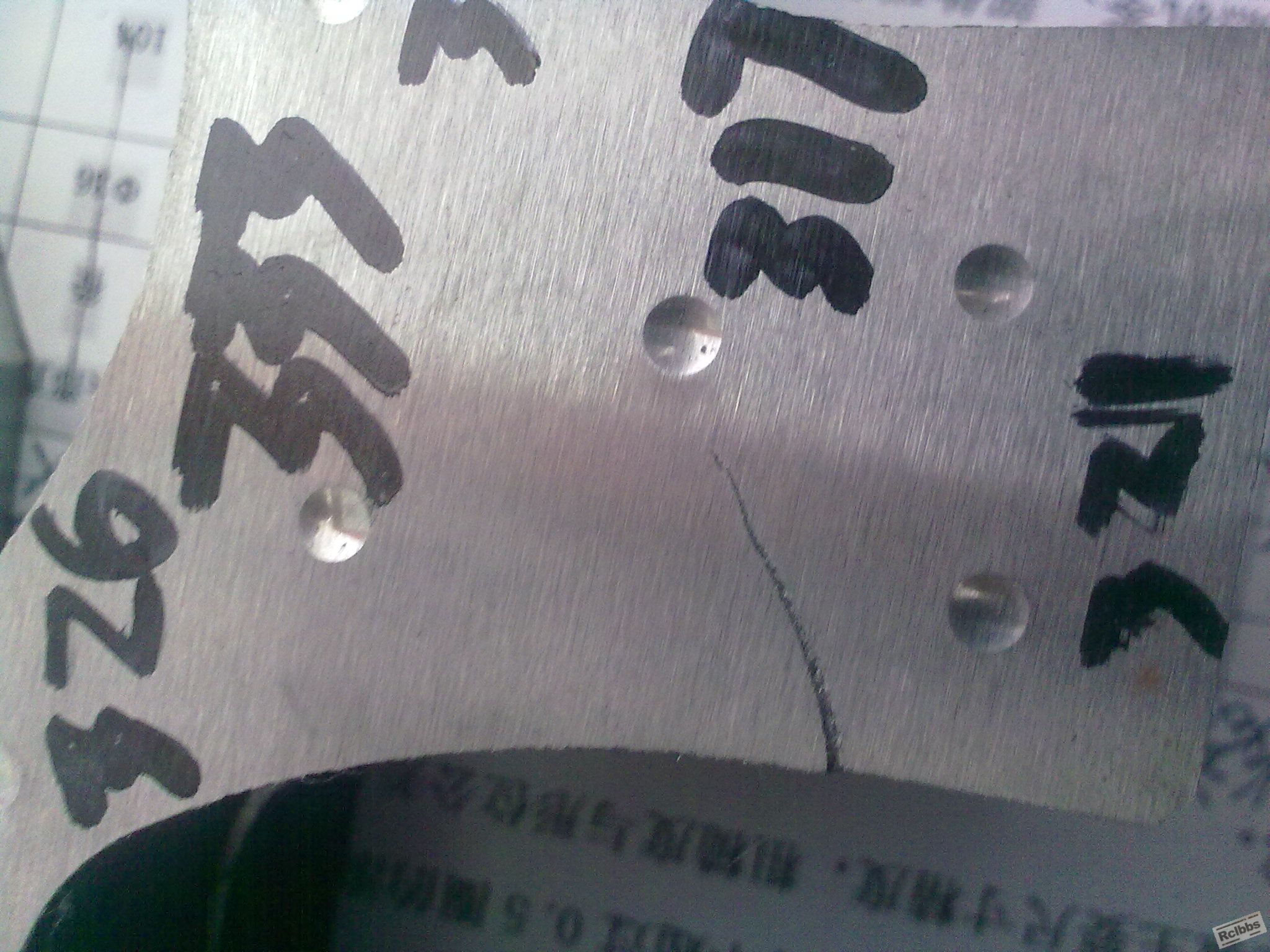 外部向内部延伸
