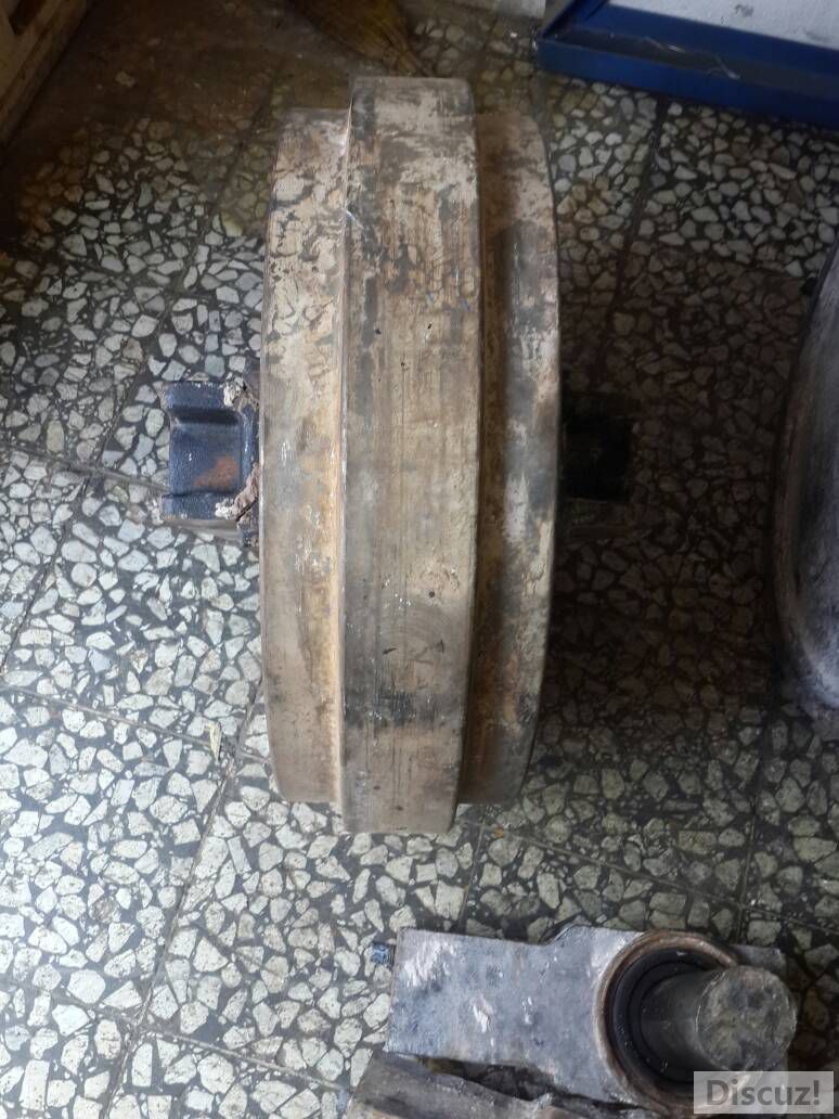 轴穿入轮体使用