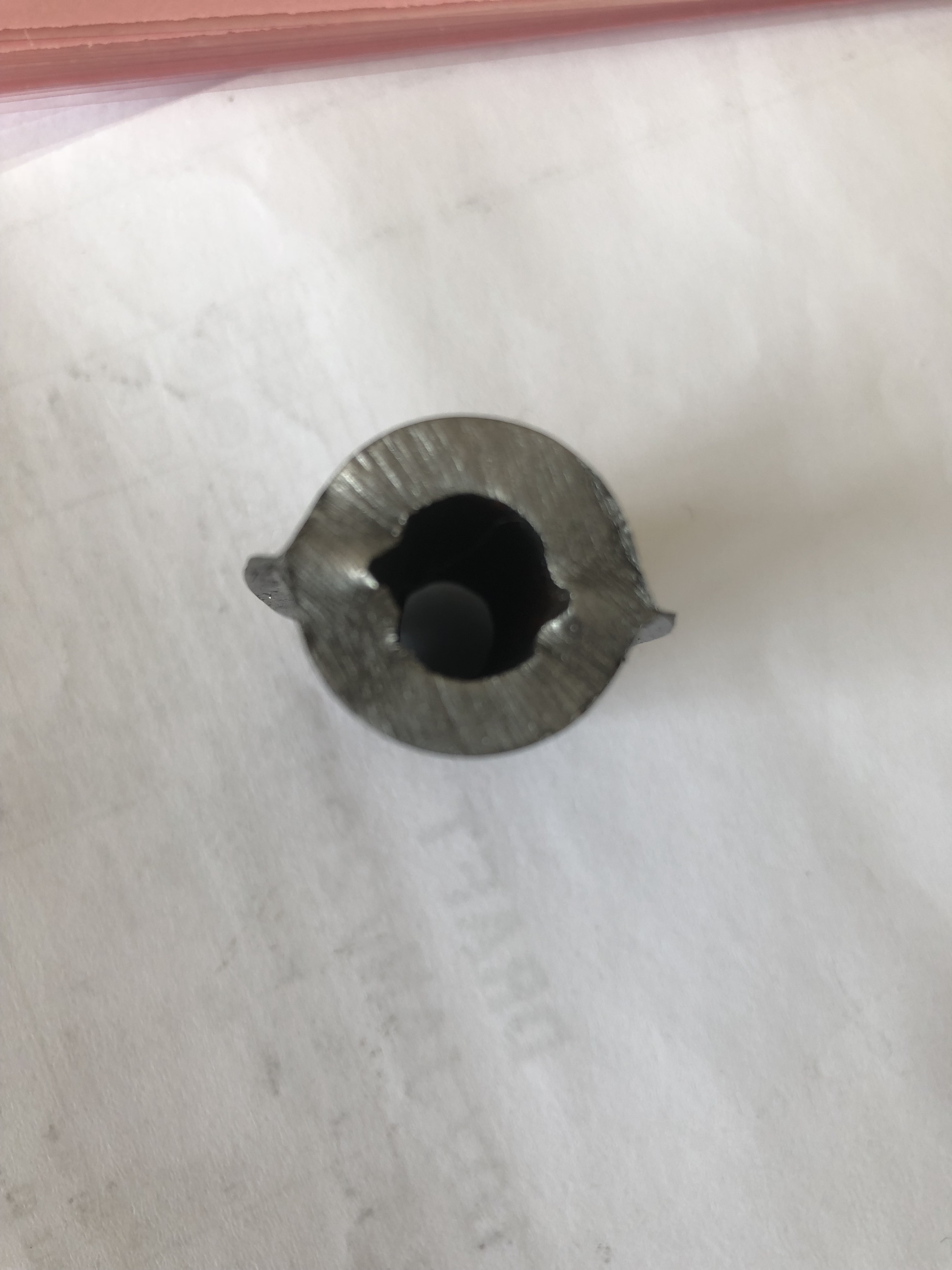 压制后钢套横截面