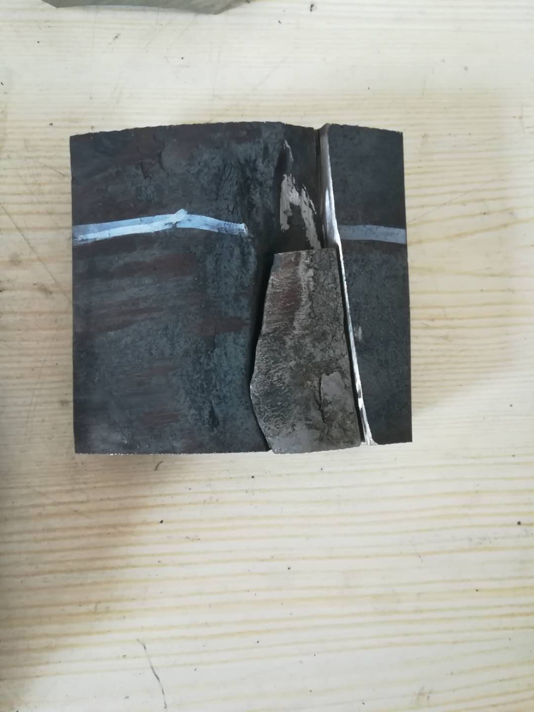 裂纹宏观图片