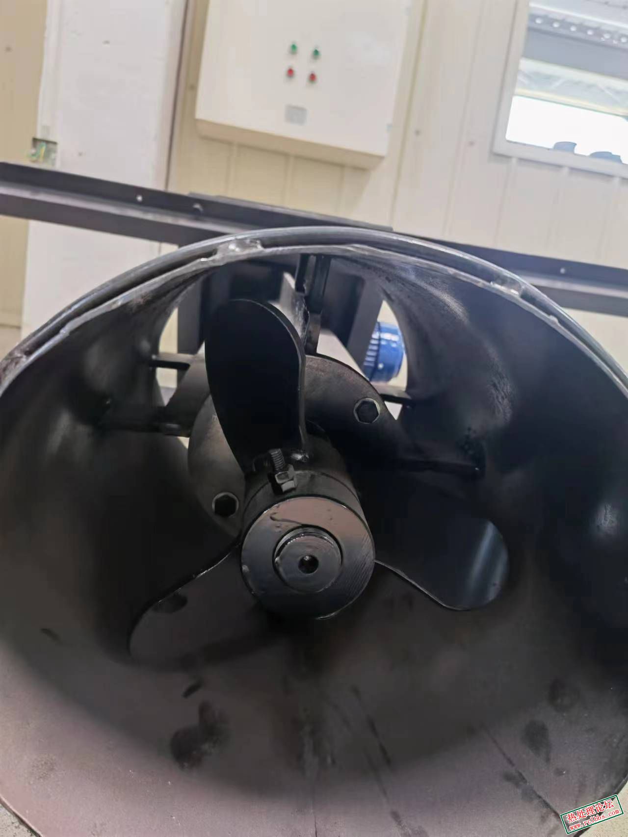 516097890.jpg