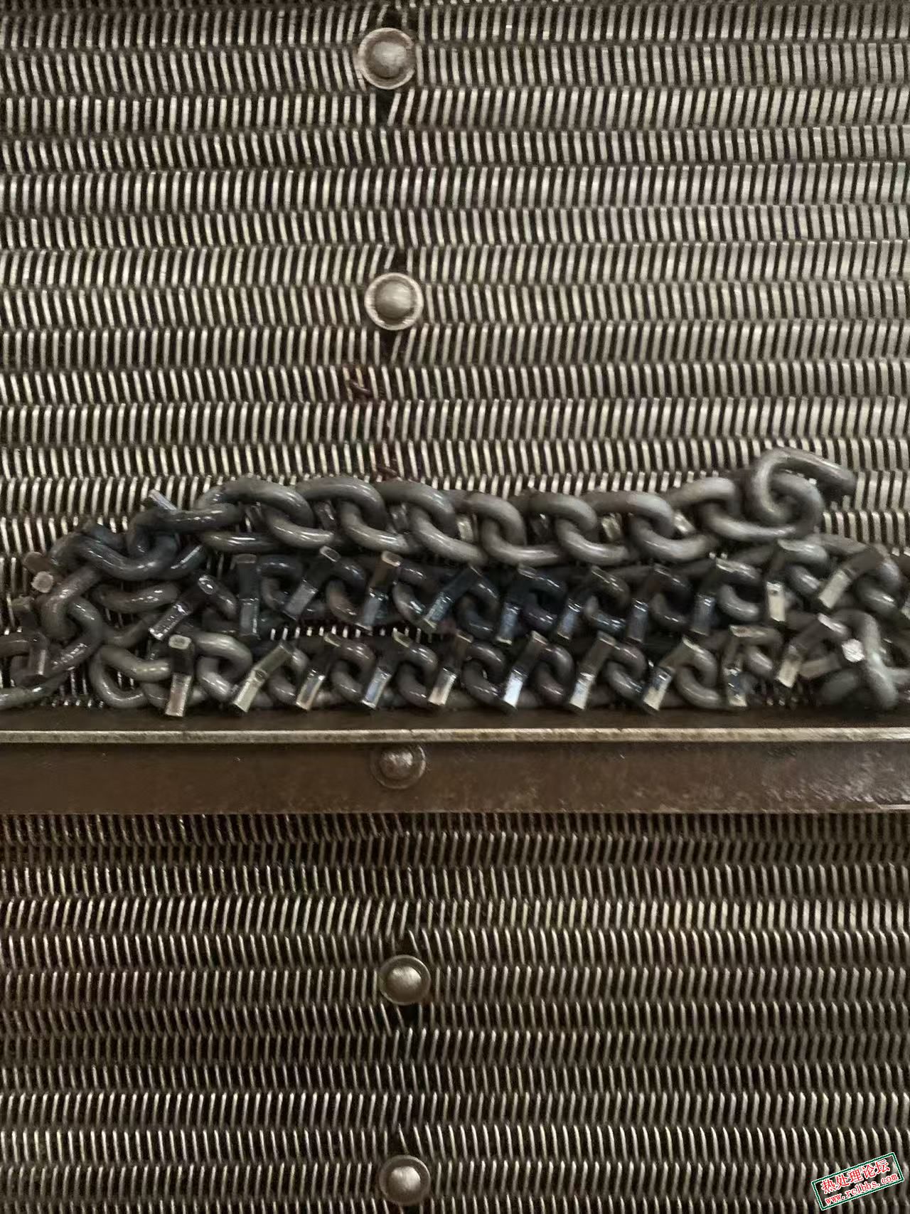 提升机上淬火量少也部分发蓝