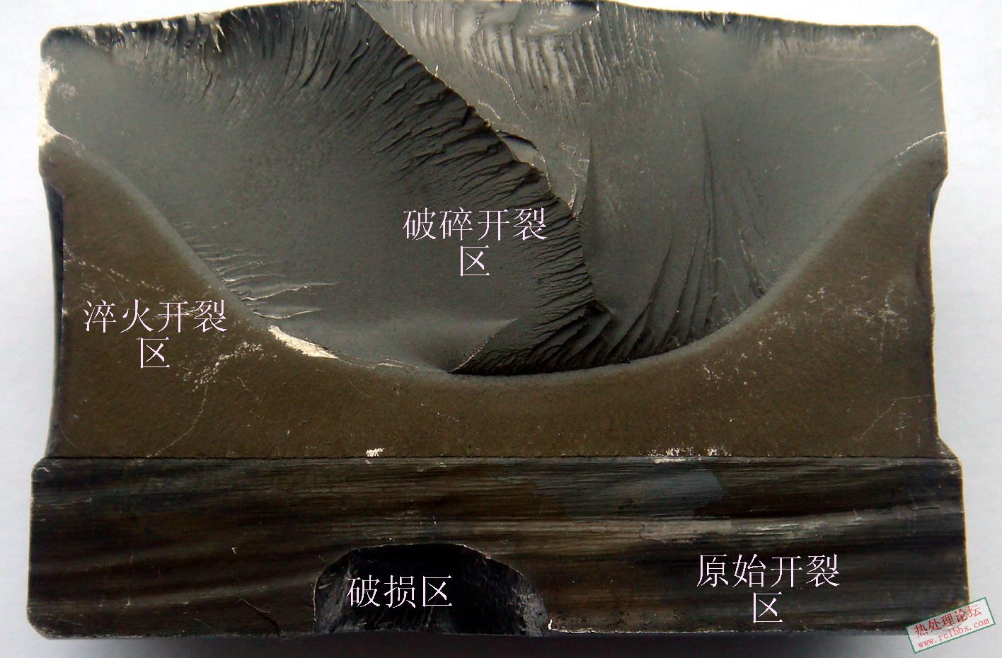 滚动体开裂.JPG