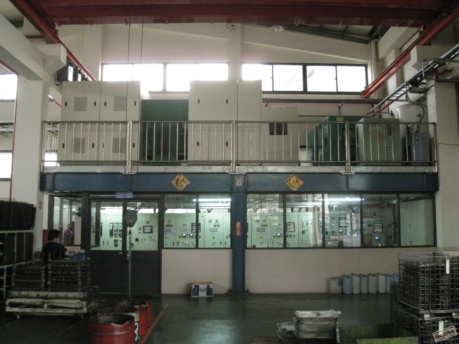多用爐控制柜.jpg