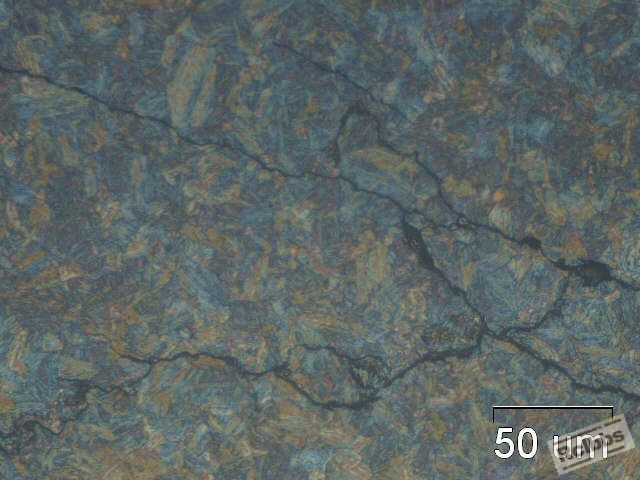 500X ， 心部裂纹分枝
