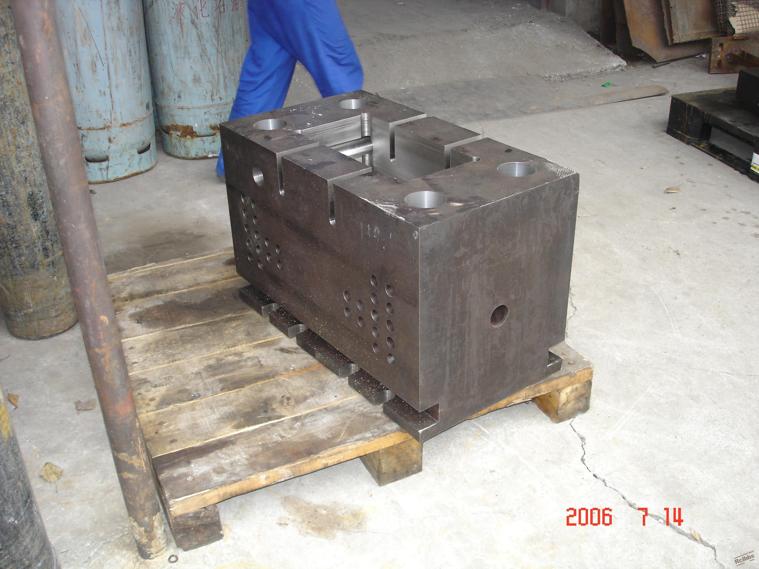大型模具2.JPG